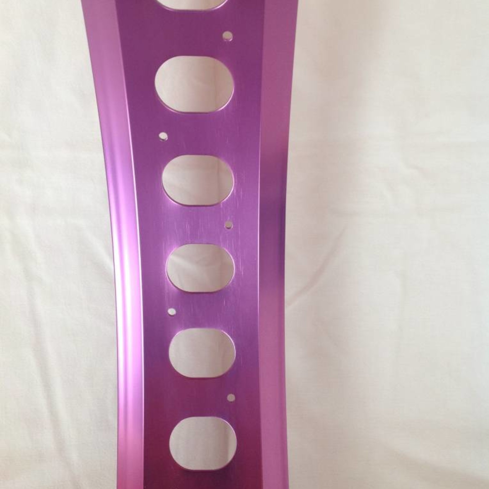 cut-out rim RM100, 26", purple anodized, 32 spoke holes, round cut-outs