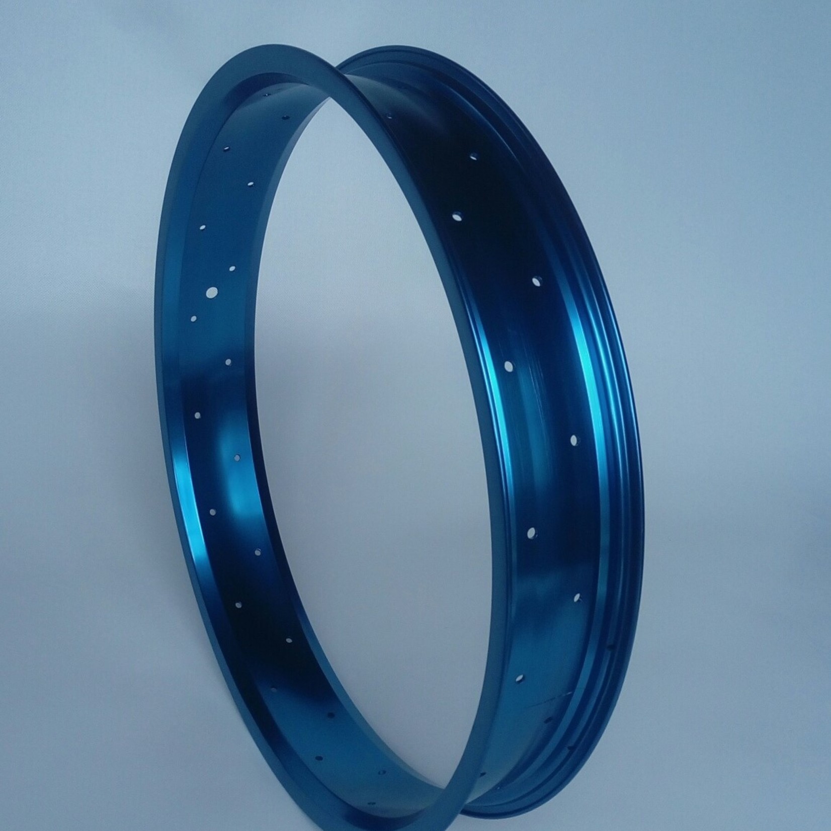 Alufelge RM65, 20", blau eloxiert, 36 Speichenlöcher