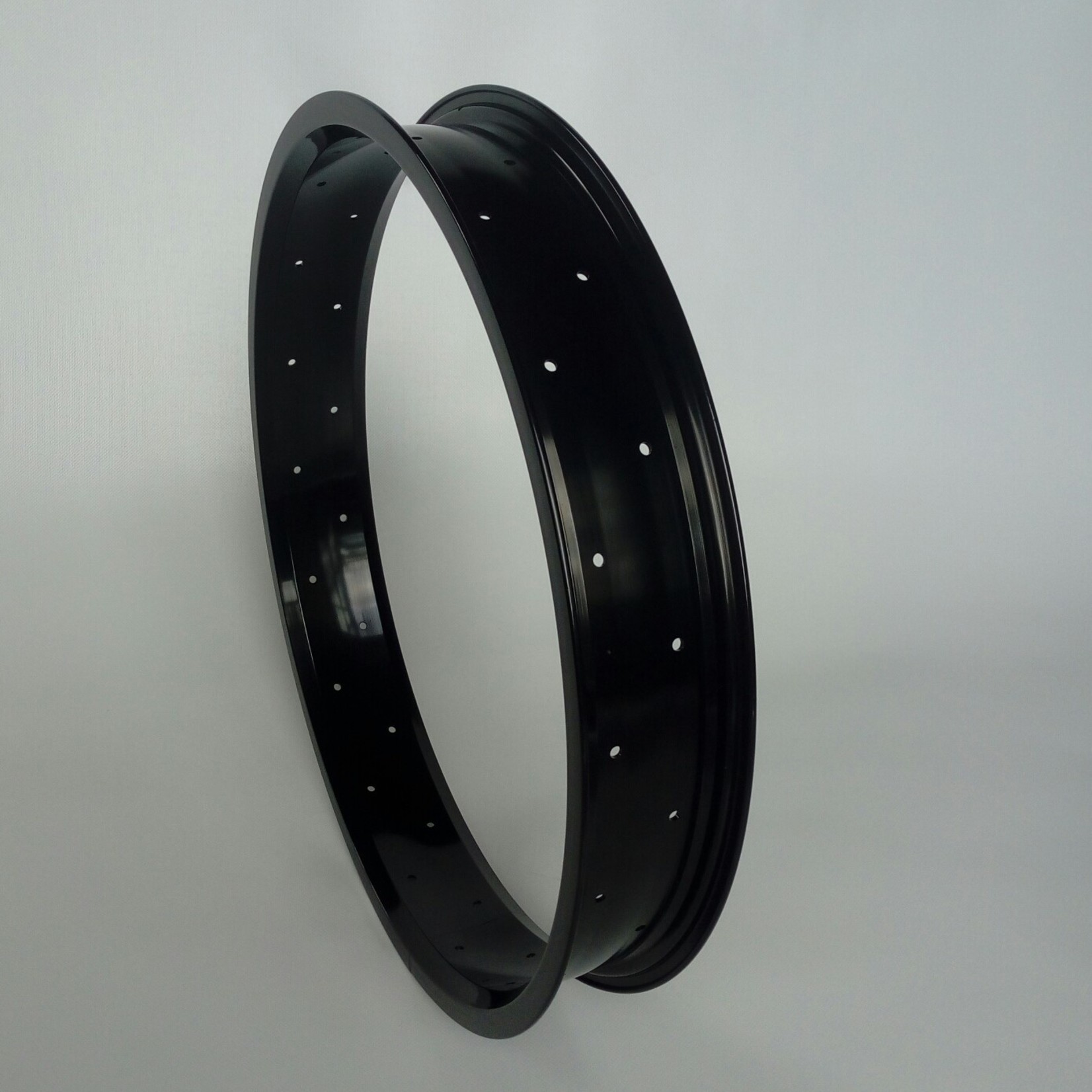 alloy rim RM65, 20", black anodized, 36 h