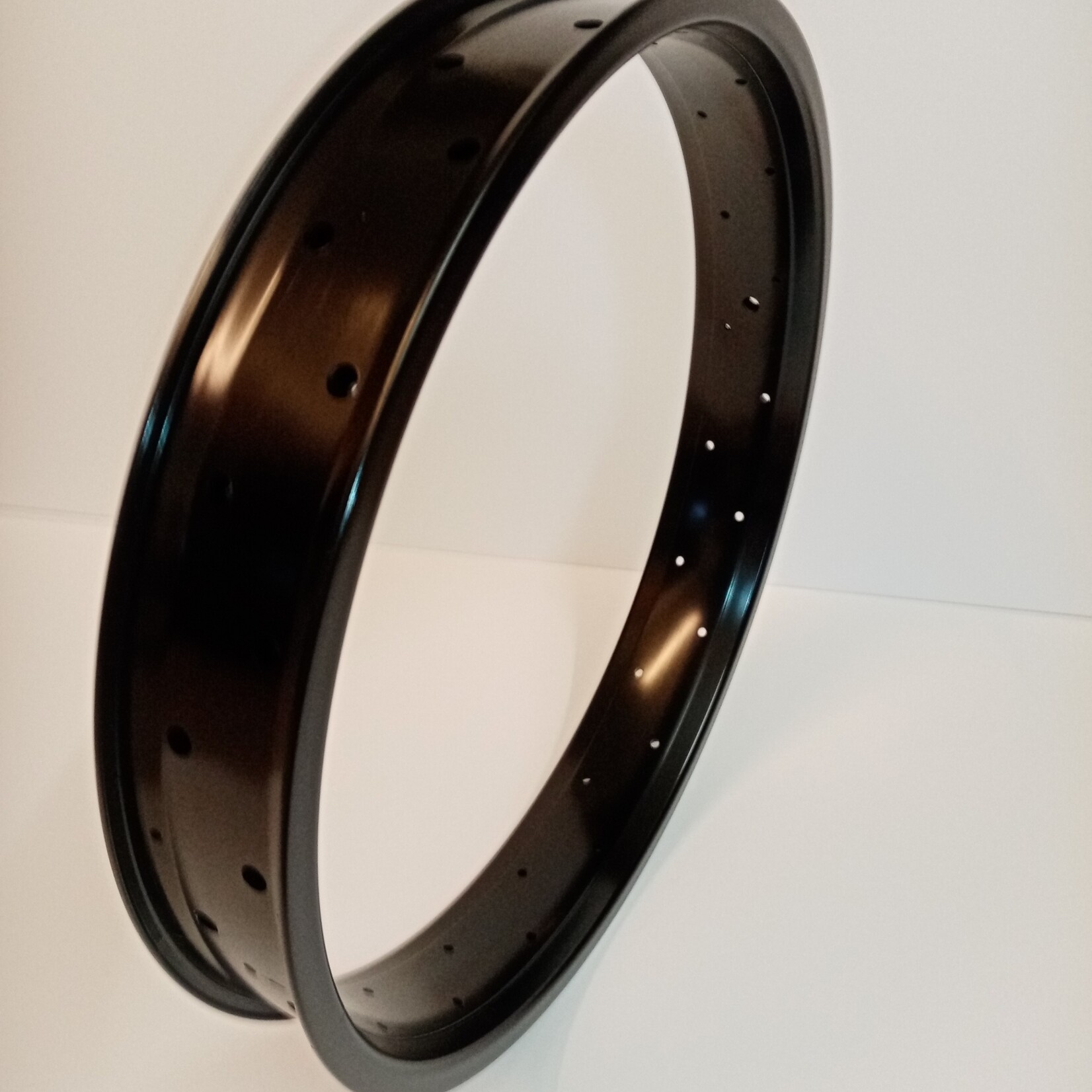 DW65, 20", schwarz eloxiert