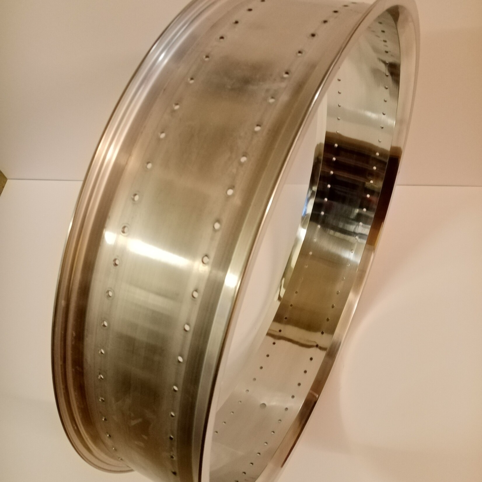 Alufelge RM130, 26", poliert, 144 Speichenlöcher