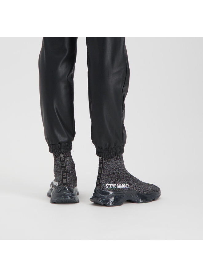 Steve Madden Master Black Pewter vallen klein uit, neem een maat groter