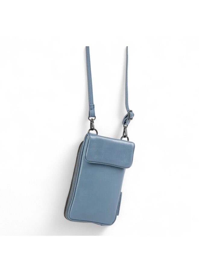 Aunts & Uncles 20021-54Cloudberry Flint Stone