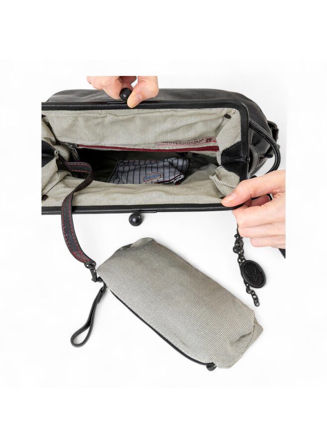 Aunts & Uncles Mrs. TeaCake/BS Crossover Bag - Clip Black Smoke
