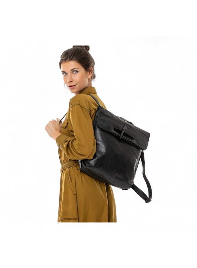 Aunts & Uncles Mrs. Apple Strudel Multi. Black Smoke