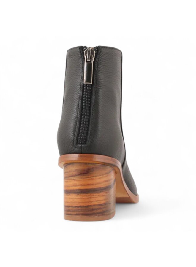 Atelier Content Vera Black