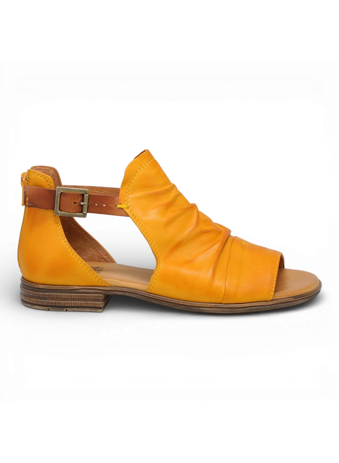 Miz Mooz Dipper Ochre