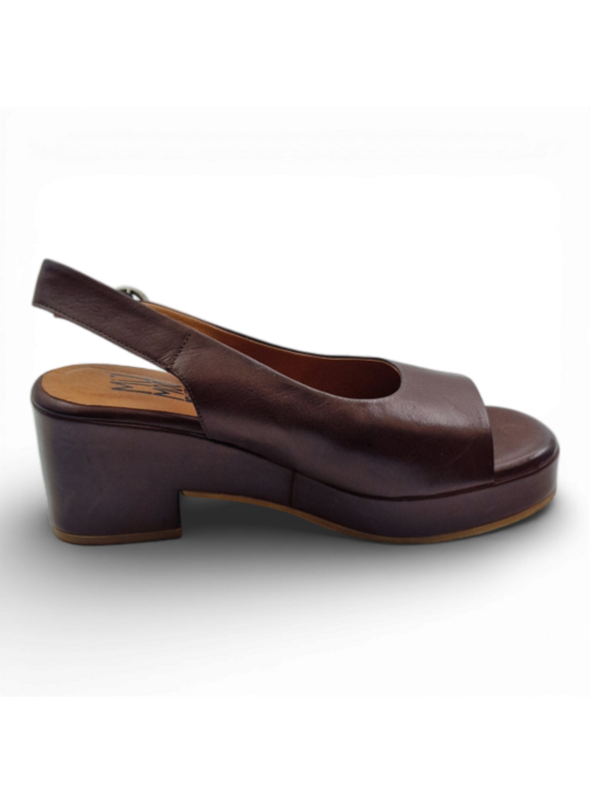 Miz Mooz Gennie Brown