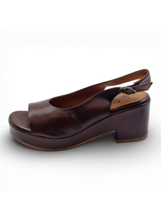 Miz Mooz Gennie Brown