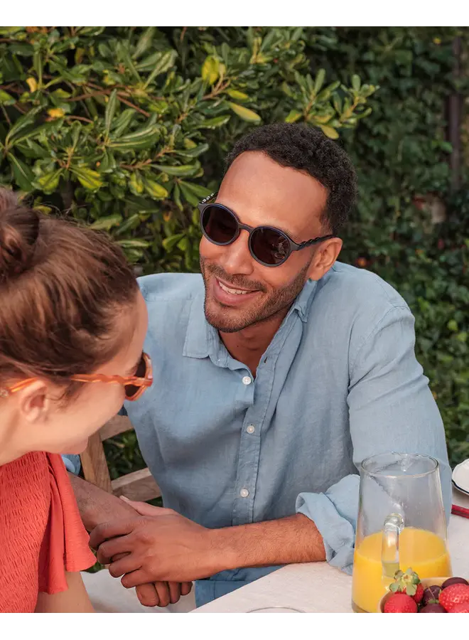 Olivio & Co OC58389 Breakfast Art - Midnight Berry - Adult