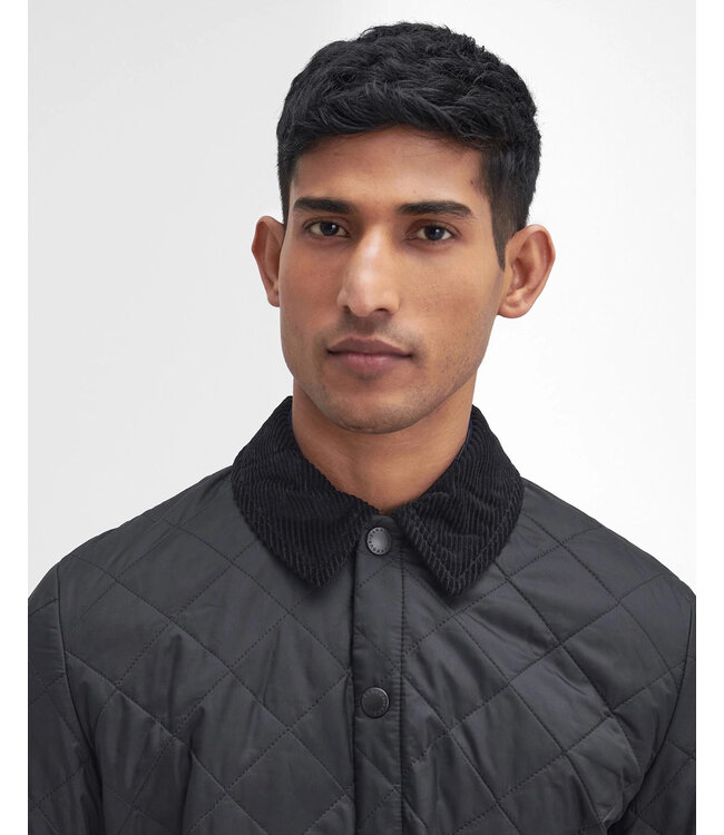 Barbour Jas, Tailored Fit, Quilted, Driekwart, Model Heritage Liddesdale, Zwart, Black