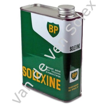 01. Green reserve fuel can with French text