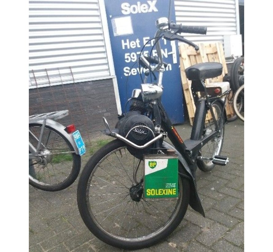 01. Bidon de carburant de réserve vert avec texte français
