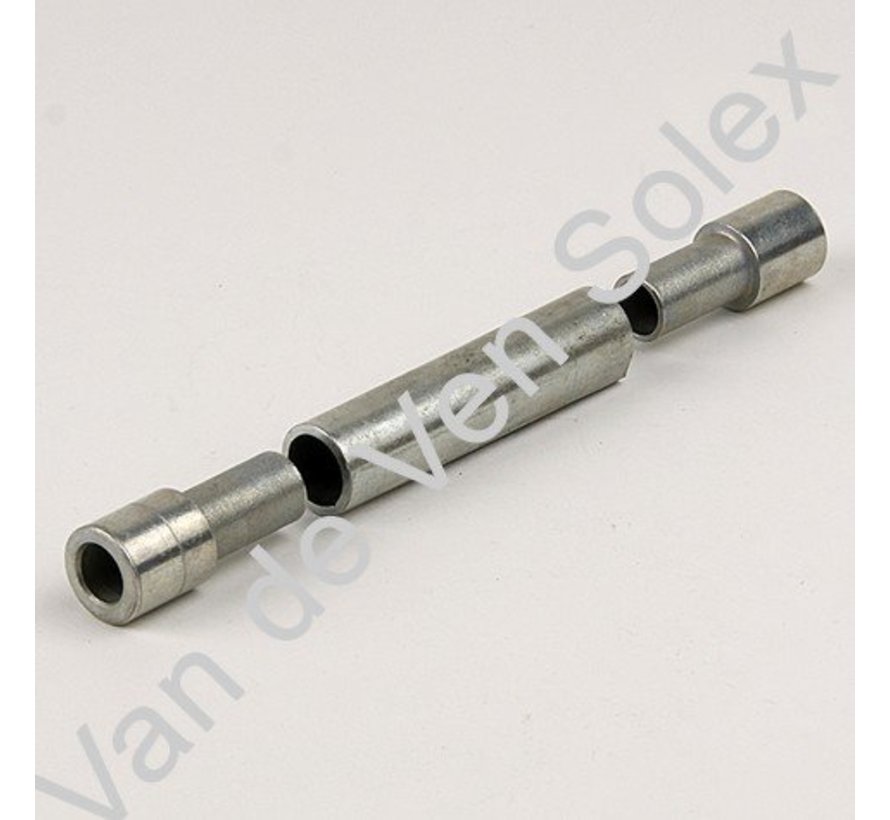 33. Bush centre of flange socket for saddle beam