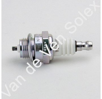 12. Short sparking plug for racecylinderhead