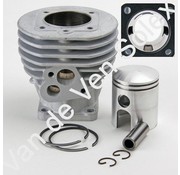 19. Cylindre de course alésage 39,5 avec 3 transferts. Complet avec piston.