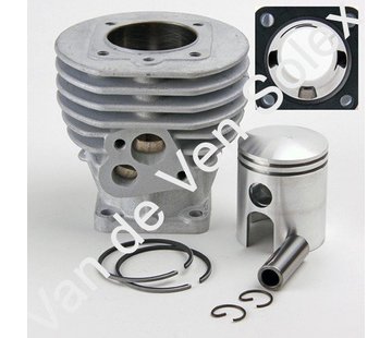 19. Cylindre de course alésage 39,5 avec 3 transferts. Complet avec piston.