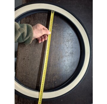 Reifen 24 x 2 creme-schwarz