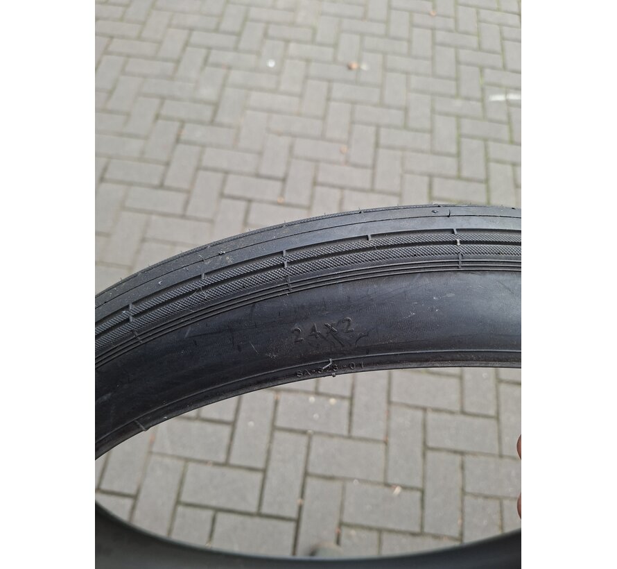 Tyre 24 x 2 Black