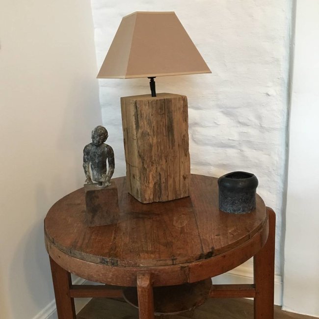 Houten schemerlamp met kap