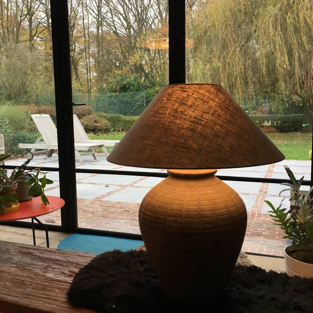 Tafellamp met stenen voet lampenkap - Feluce