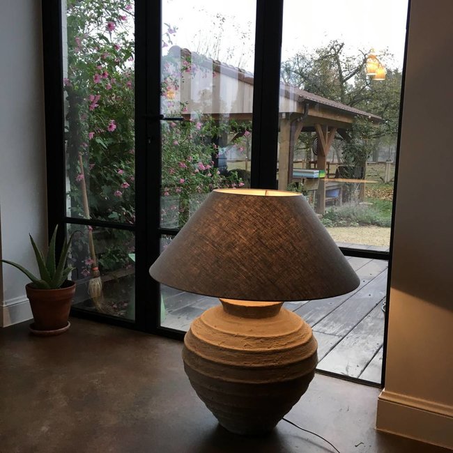 Lampe en terre cuite avec abat-jour