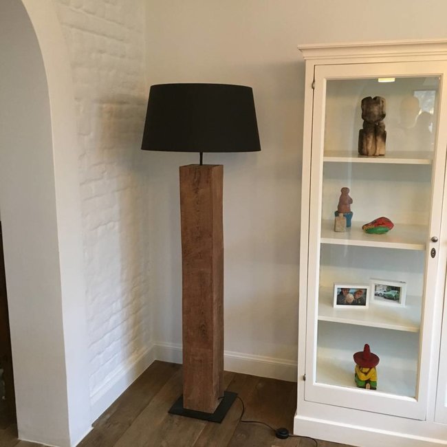 Lampadaire bois rustique avec abat-jour