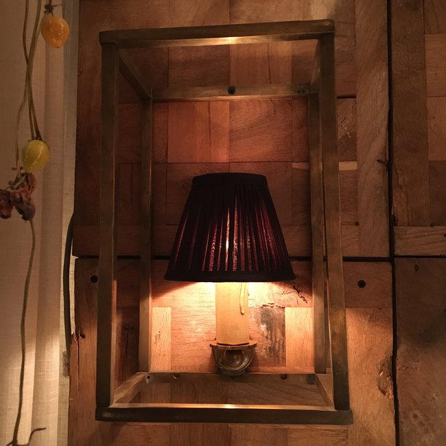 Wandlamp antiek brons met lampenkap