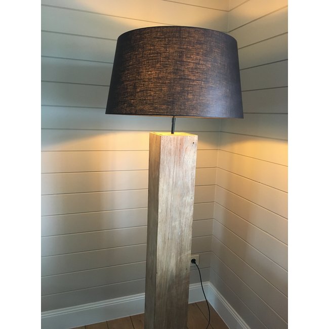 Houten vloerlamp met kap landelijk