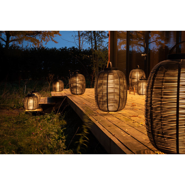 Lantaarn op zonne energie riet kunststof beige of zwart 3W 59cm hoog