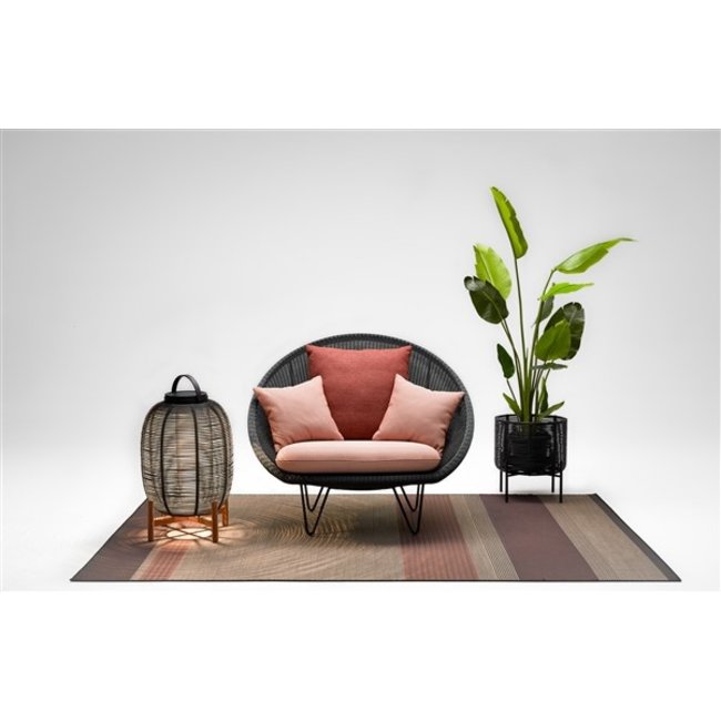 Rieten lantaarn op voet beige of zwart 3W 69cm hoog