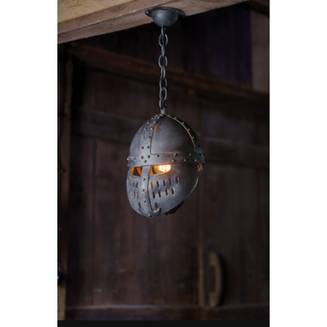 Lampe moyen âge casque fer forgé 1xE27