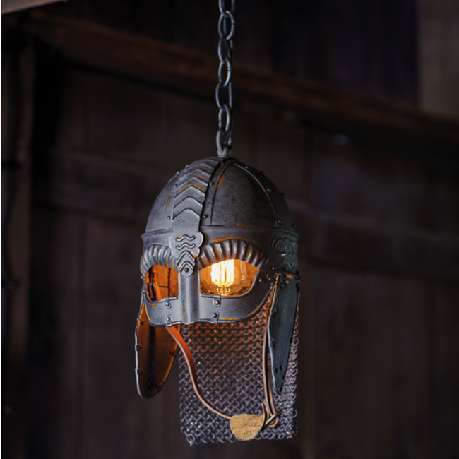 Middeleeuwse hanglamp helm met maliënkolder smeedijzer 1xE27