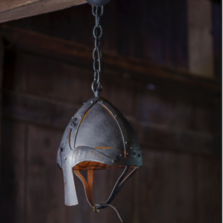 Lampe chevalier casque fer forgé 1xE27
