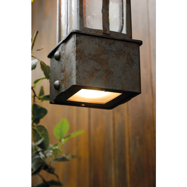 Lange smalle wandlamp lantaarn smeedijzer kasteel