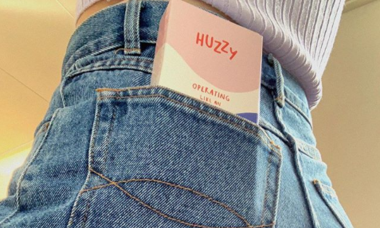 Huzzy condooms: samen & bewust