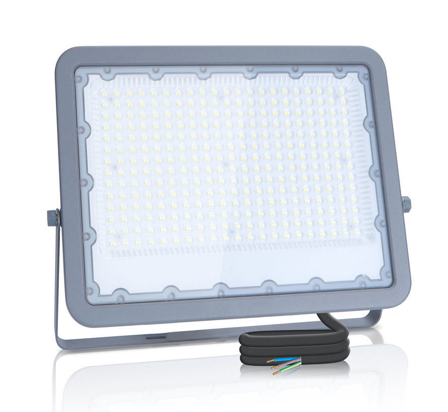 LED Breedstraler - 6000K daglicht wit - 200W vervangt 1800W - IP65 waterdicht - 18.000 Lumen