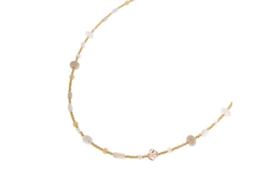 White beach necklace gold