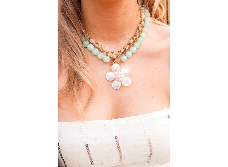 Summer knot beige necklace gold