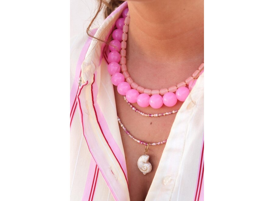 White shell charm gold