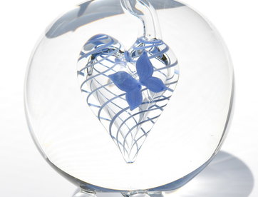 Urn glas met blauwe vlinder