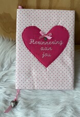 Herinneringsboek roze stip