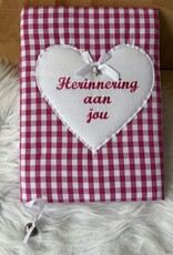 Herinneringsboek fuchsia ruit