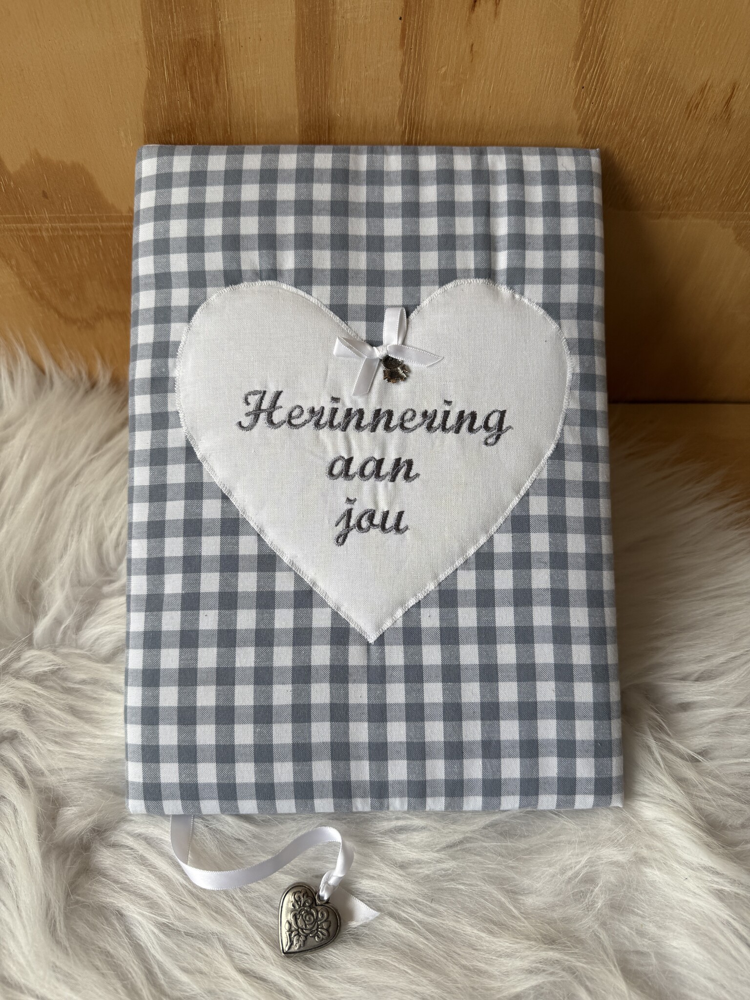 Herinneringsboek grijs ruit