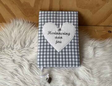 Herinneringsboek grijs ruit