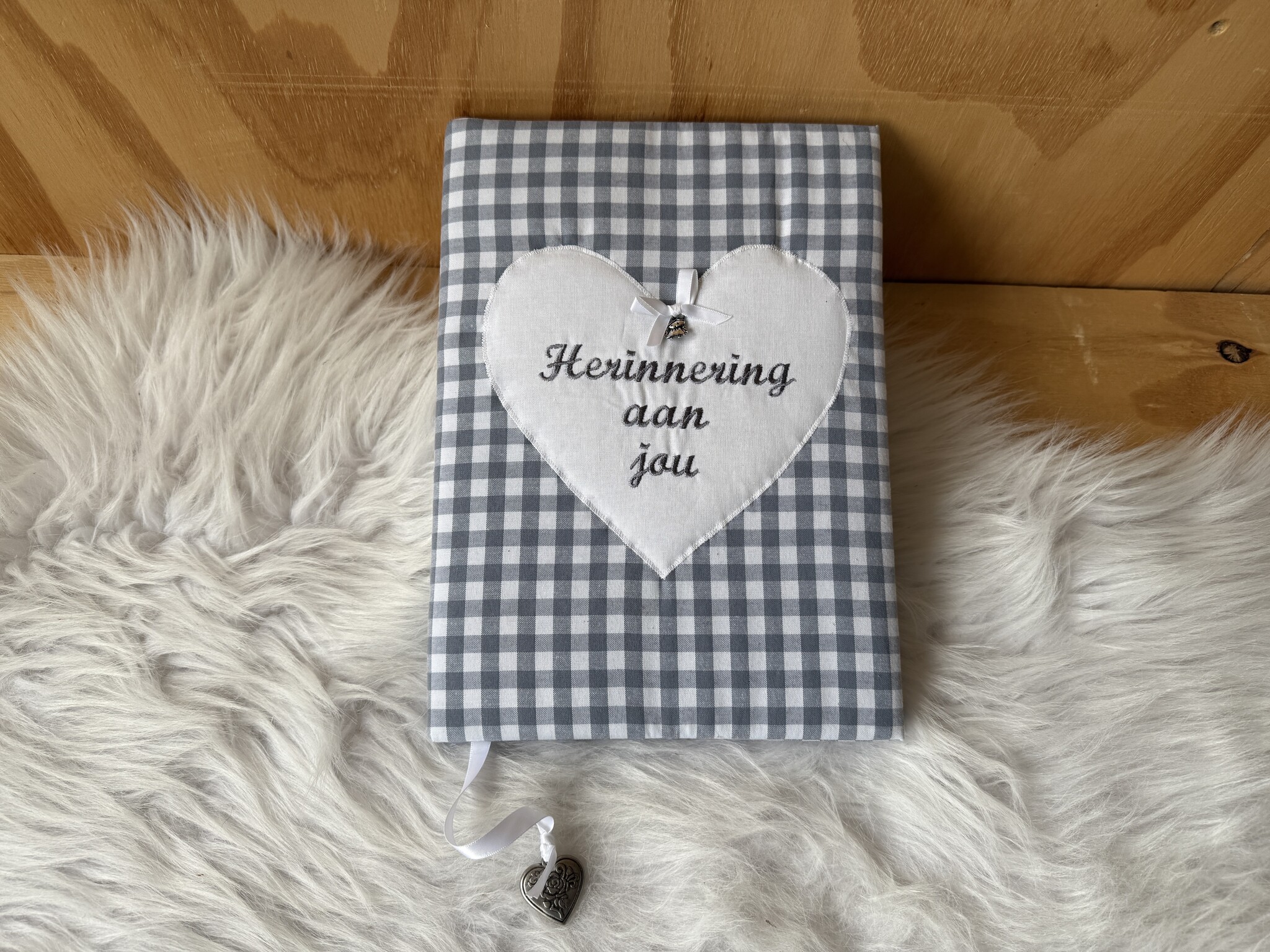 Herinneringsboek grijs ruit