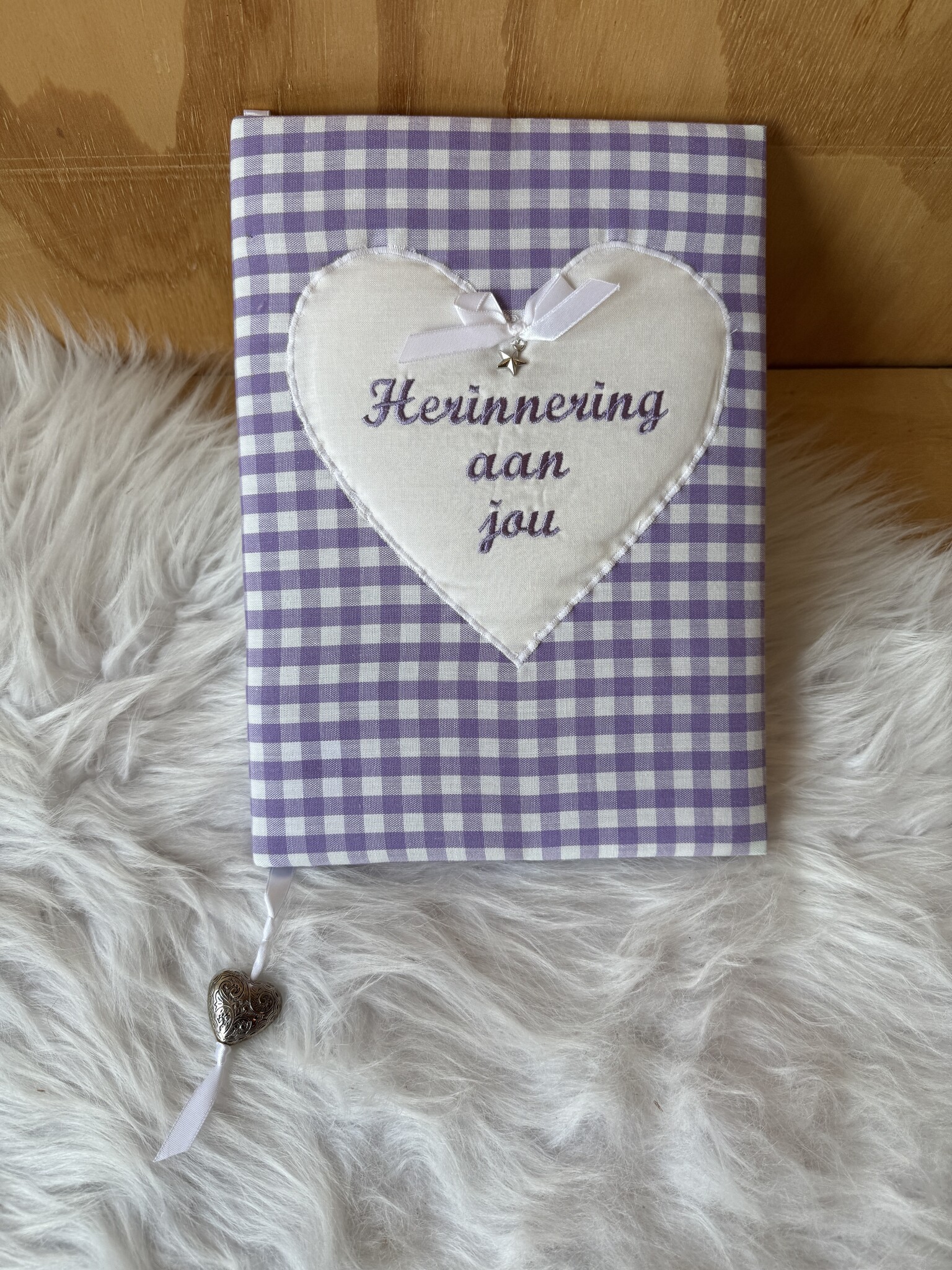Herinneringsboek paarse ruit