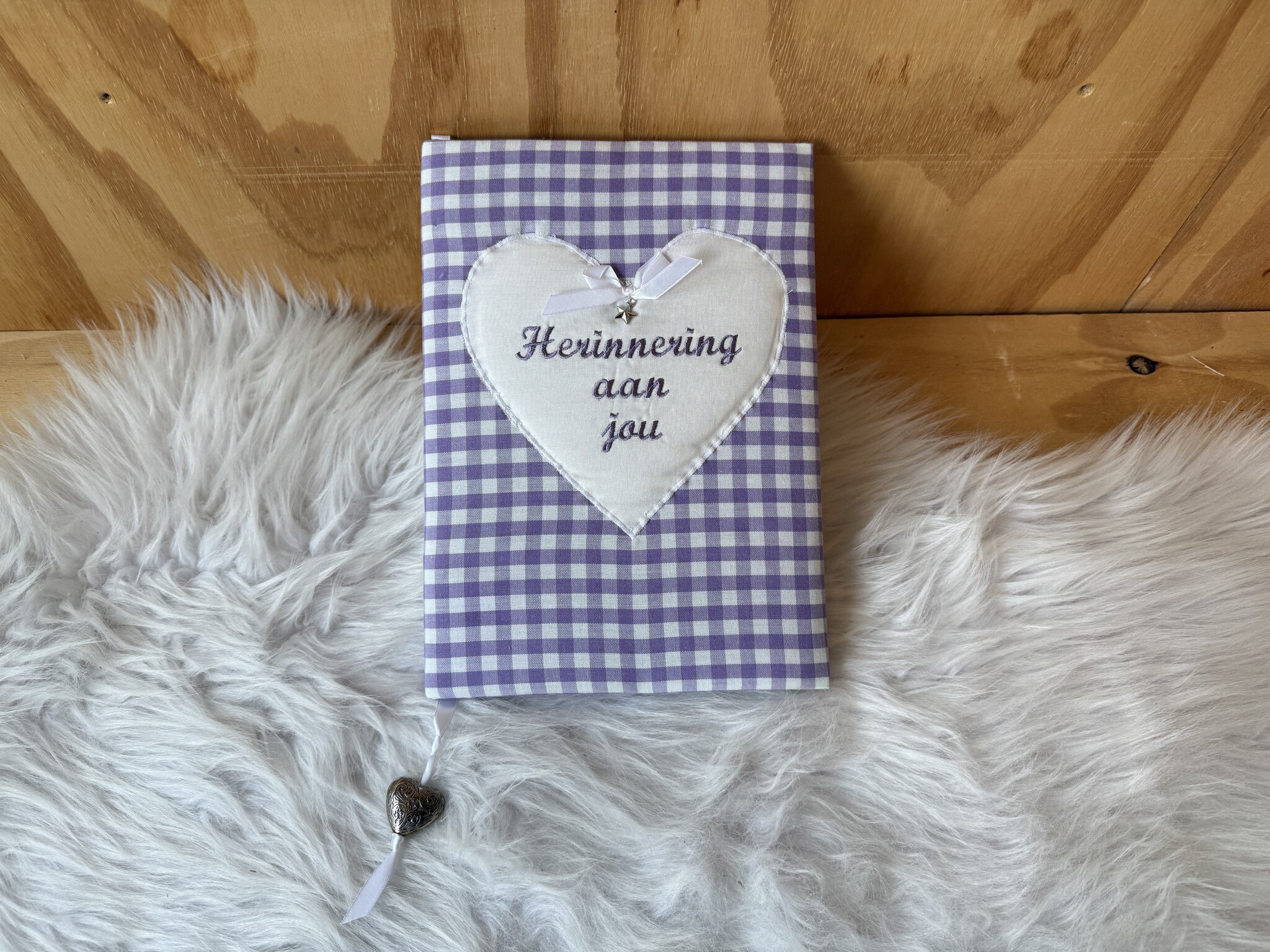 Herinneringsboek paarse ruit