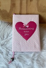 Herinneringsboek roze stip