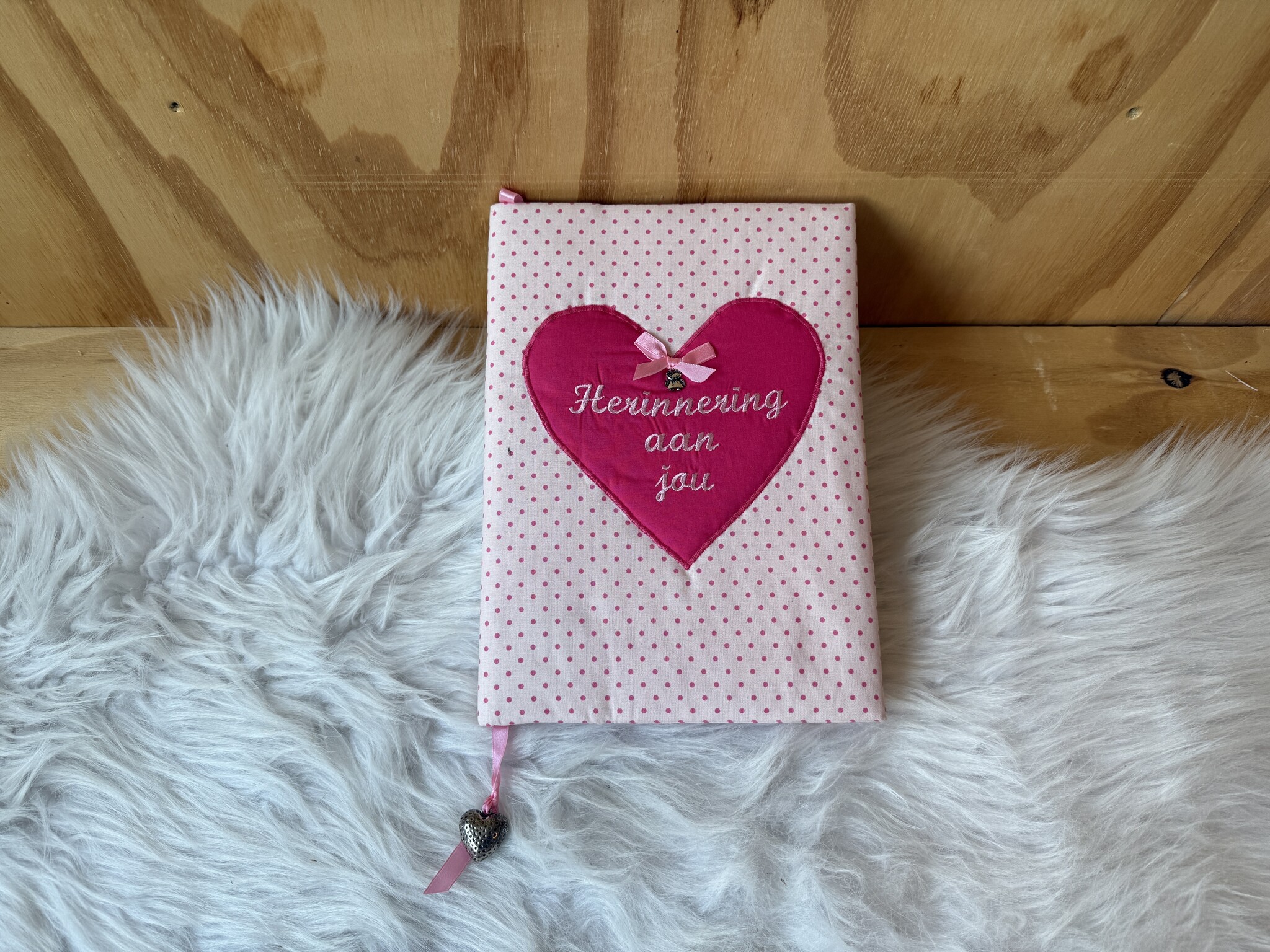 Herinneringsboek roze stip